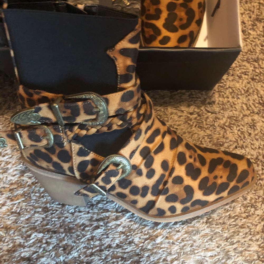 Booties - Picture 4 of 5